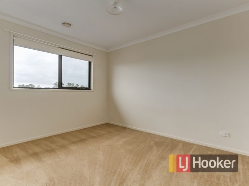 34 Flinders Park Drive, Officer VIC 3809
