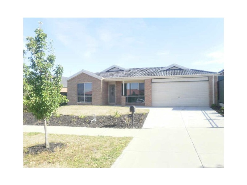 65 Leigh Drive, Pakenham VIC 3810