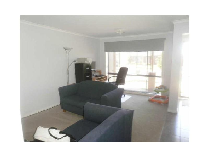 65 Leigh Drive, Pakenham VIC 3810