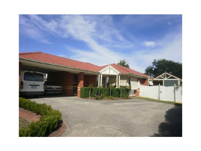 100 Eagle Drive, Pakenham VIC 3810