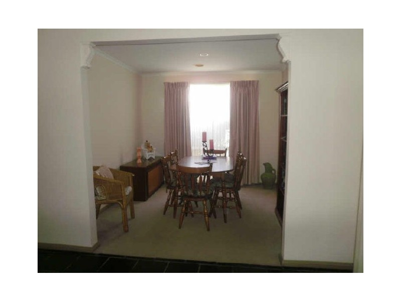 100 Eagle Drive, Pakenham VIC 3810