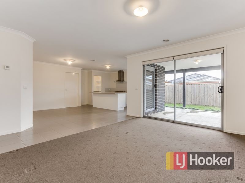 9 Field Street, Pakenham VIC 3810