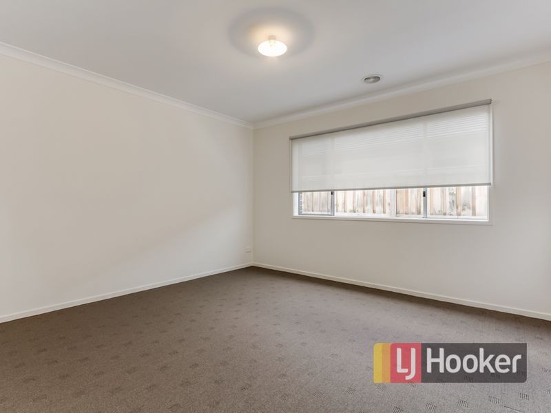 9 Field Street, Pakenham VIC 3810