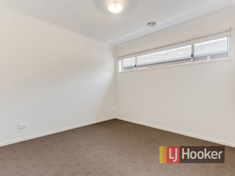 9 Field Street, Pakenham VIC 3810