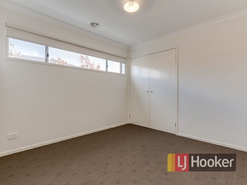 9 Field Street, Pakenham VIC 3810