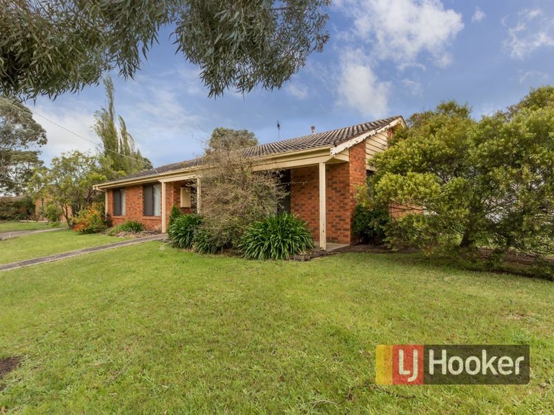 1 Wakenshaw Crescent, Pakenham VIC 3810