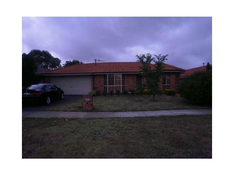 26 Simon Drive, Pakenham VIC 3810