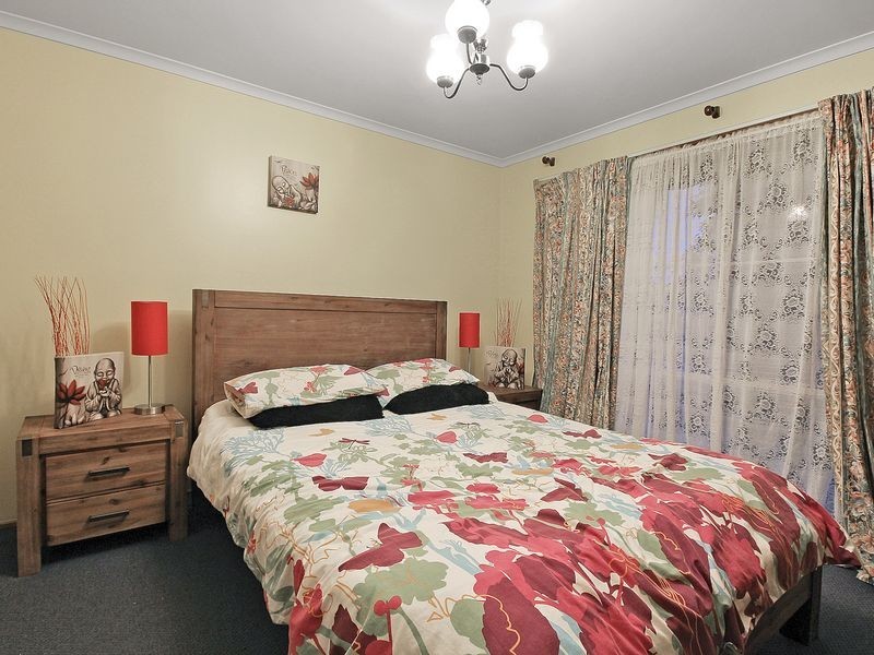 2A Parman Avenue, Pakenham VIC 3810