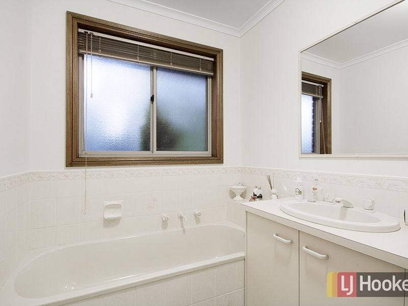 38 Aberdeen Heights, Pakenham VIC 3810