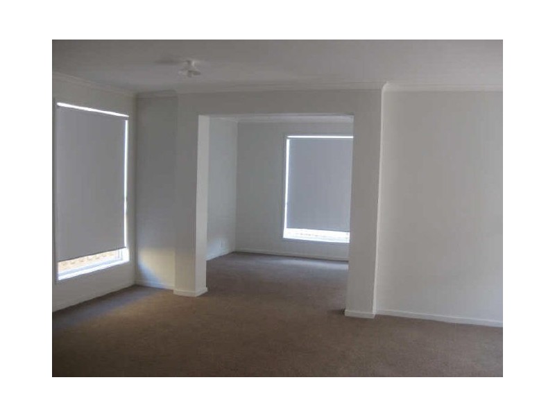 28 Kimberley Grove, Pakenham VIC 3810