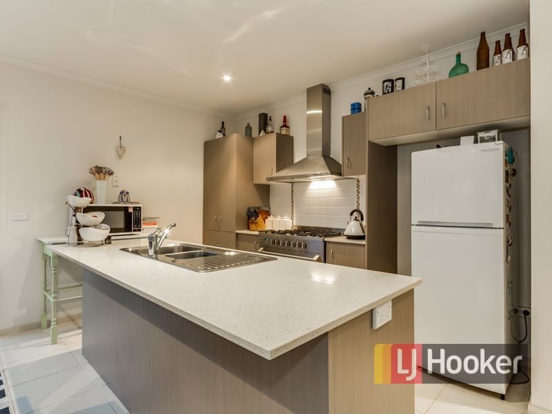 20 Cherry Blossom Chase, Pakenham VIC 3810