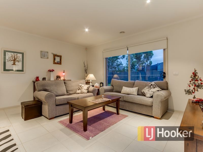 20 Cherry Blossom Chase, Pakenham VIC 3810