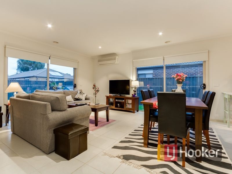 20 Cherry Blossom Chase, Pakenham VIC 3810