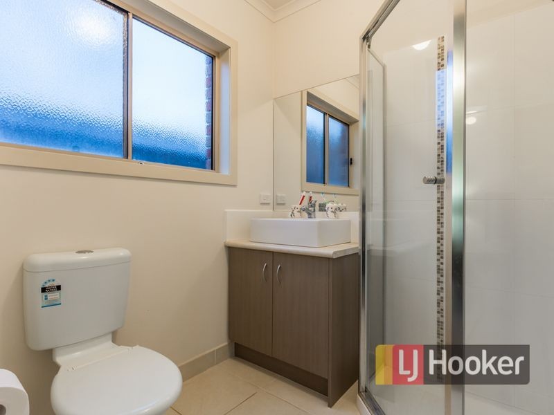 20 Cherry Blossom Chase, Pakenham VIC 3810