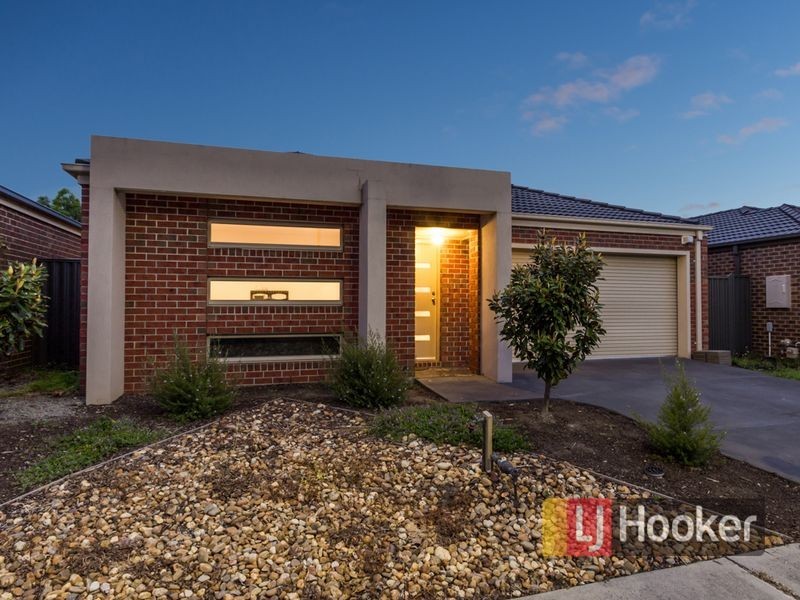 20 Cherry Blossom Chase, Pakenham VIC 3810