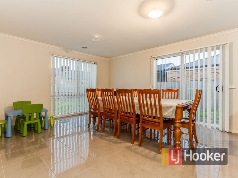 37 Currawong Crescent, Pakenham VIC 3810