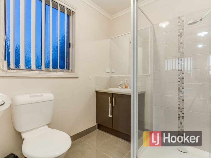 37 Currawong Crescent, Pakenham VIC 3810