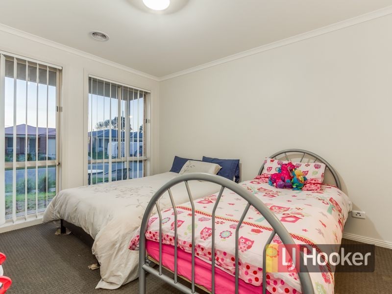 37 Currawong Crescent, Pakenham VIC 3810