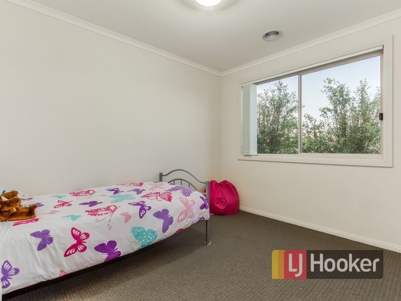 37 Currawong Crescent, Pakenham VIC 3810
