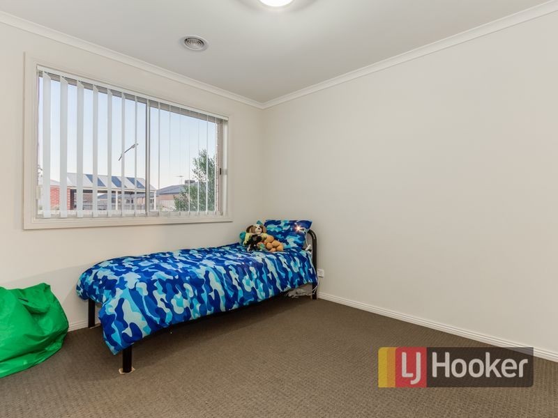 37 Currawong Crescent, Pakenham VIC 3810