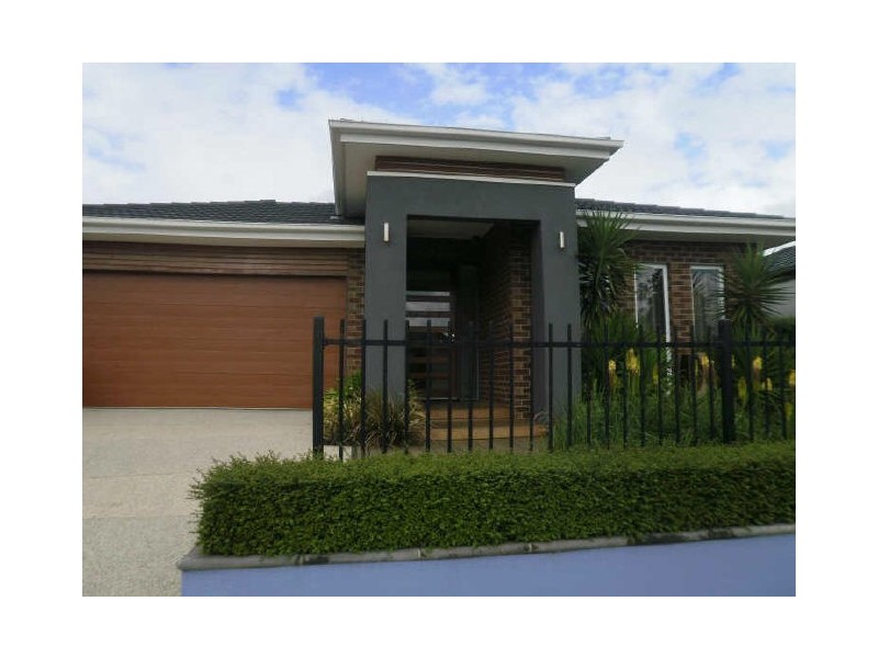 10 Wild Cherry Avenue, Pakenham VIC 3810