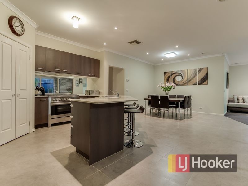 10 Withers Court, Pakenham VIC 3810