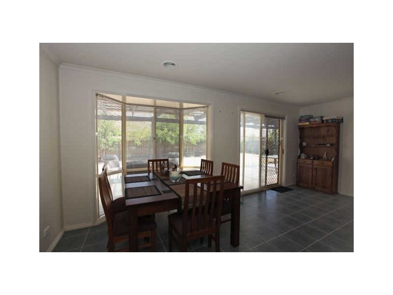 89 Oaklands Way, Pakenham VIC 3810