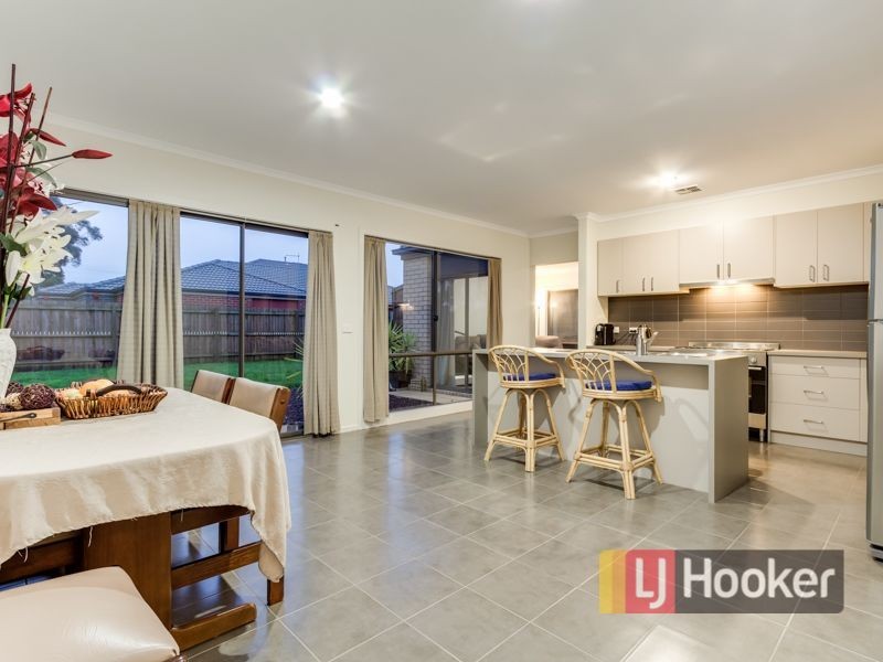 34 Chestnut Chase, Pakenham VIC 3810