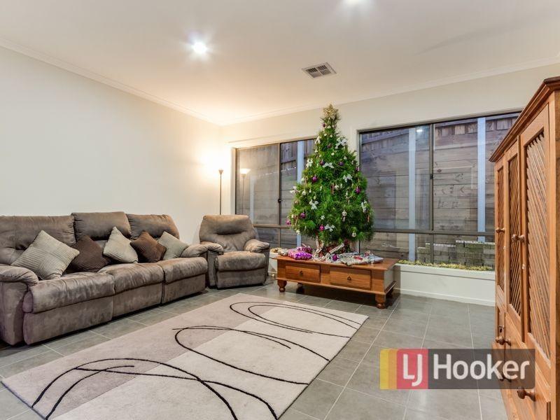 34 Chestnut Chase, Pakenham VIC 3810