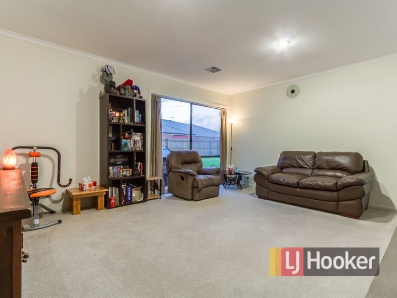 34 Chestnut Chase, Pakenham VIC 3810