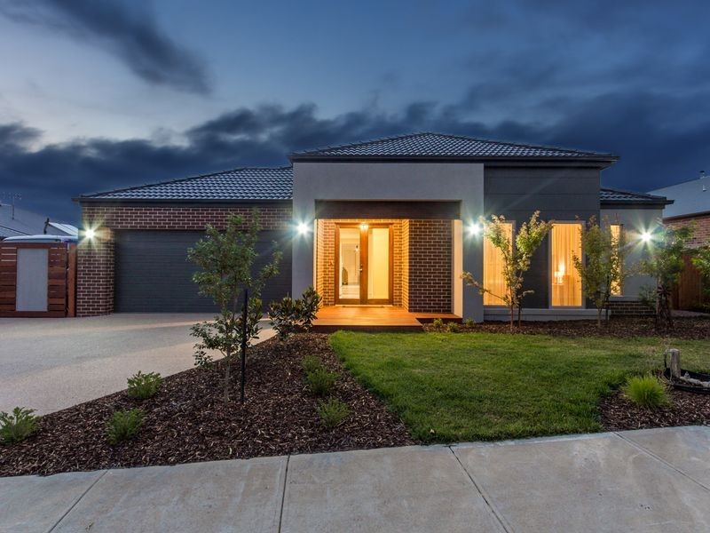3 Landy Circuit, Pakenham VIC 3810