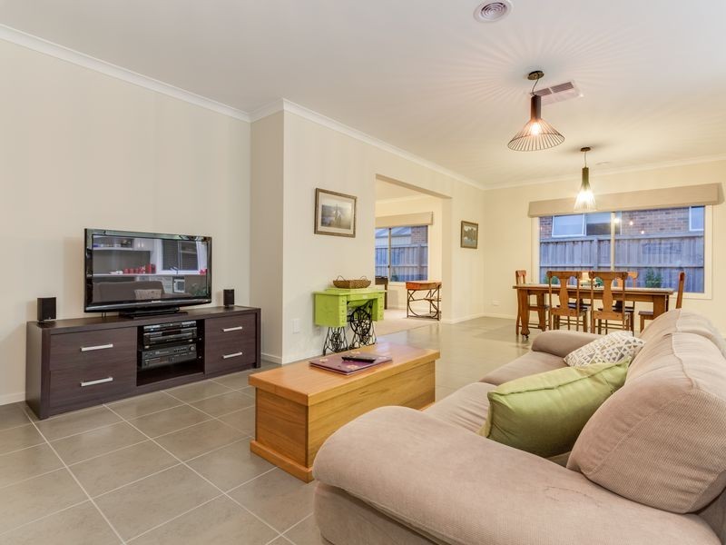 3 Landy Circuit, Pakenham VIC 3810