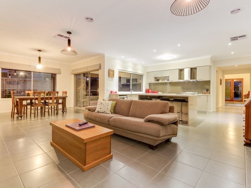 3 Landy Circuit, Pakenham VIC 3810