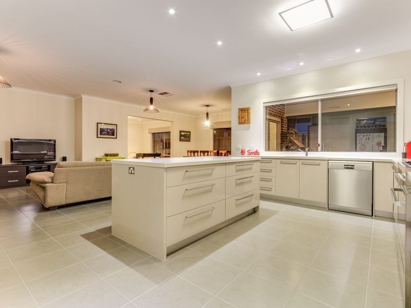 3 Landy Circuit, Pakenham VIC 3810