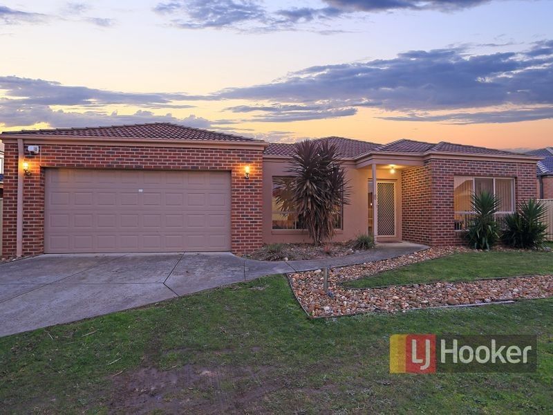 6 Viola Avenue, Pakenham VIC 3810