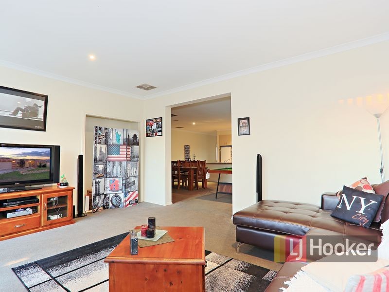 6 Viola Avenue, Pakenham VIC 3810