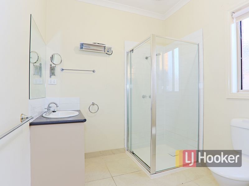 6 Viola Avenue, Pakenham VIC 3810