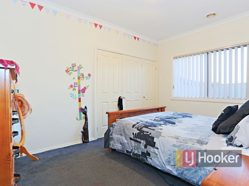 6 Viola Avenue, Pakenham VIC 3810