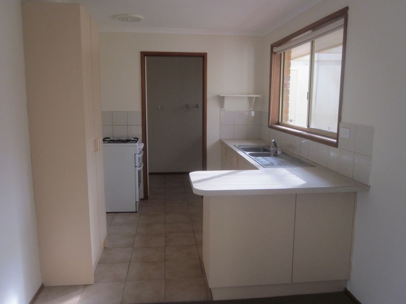 8 Balmoral Way, Pakenham VIC 3810