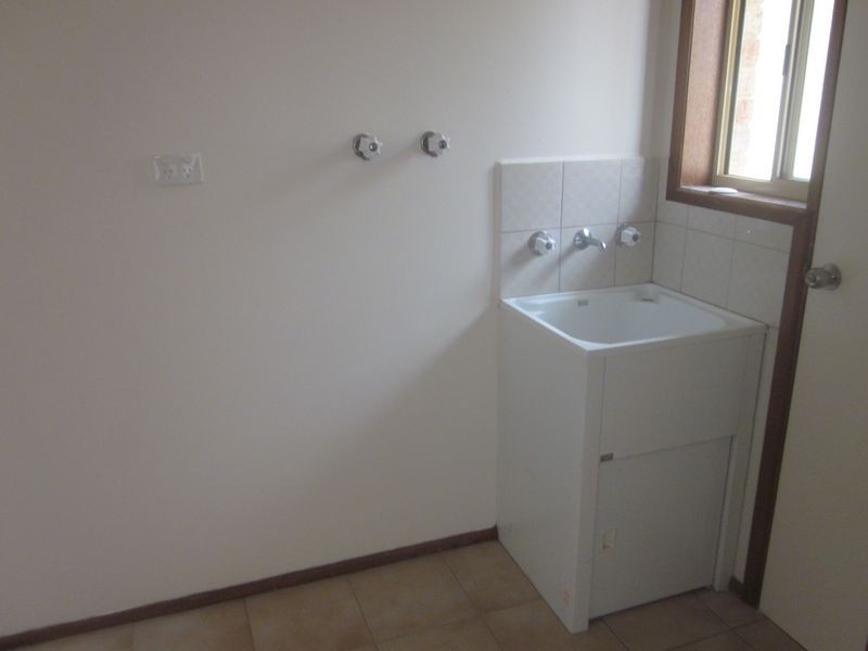 8 Balmoral Way, Pakenham VIC 3810