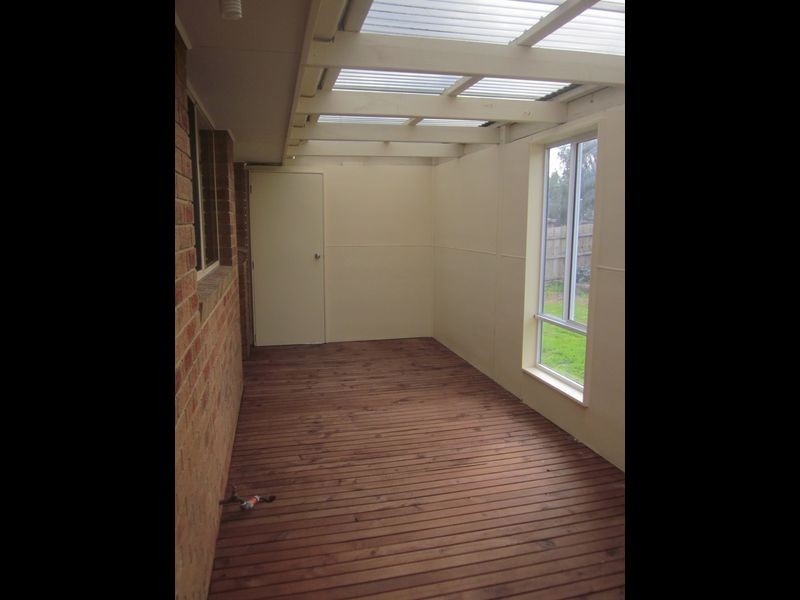 8 Balmoral Way, Pakenham VIC 3810