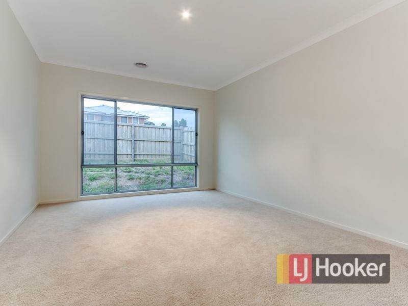 7 Cassowary Avenue, Pakenham VIC 3810