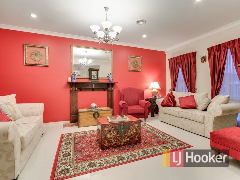 6 Sun Orchid Drive, Pakenham VIC 3810