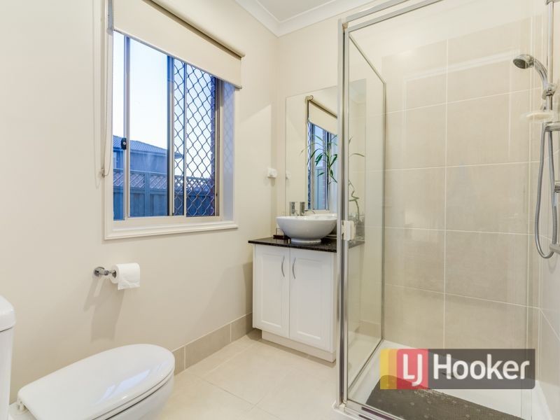 6 Sun Orchid Drive, Pakenham VIC 3810