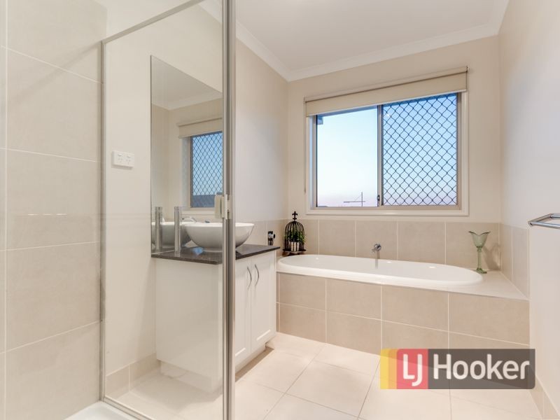 6 Sun Orchid Drive, Pakenham VIC 3810