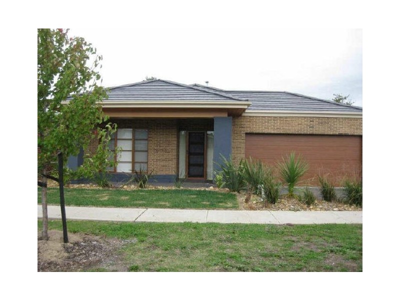 3 Mia Drive, Pakenham VIC 3810