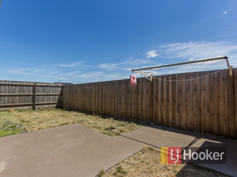 4/18 Ben Drive, Pakenham VIC 3810