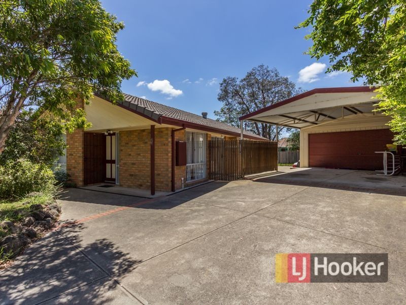 5 Mcmaster Court, Pakenham VIC 3810