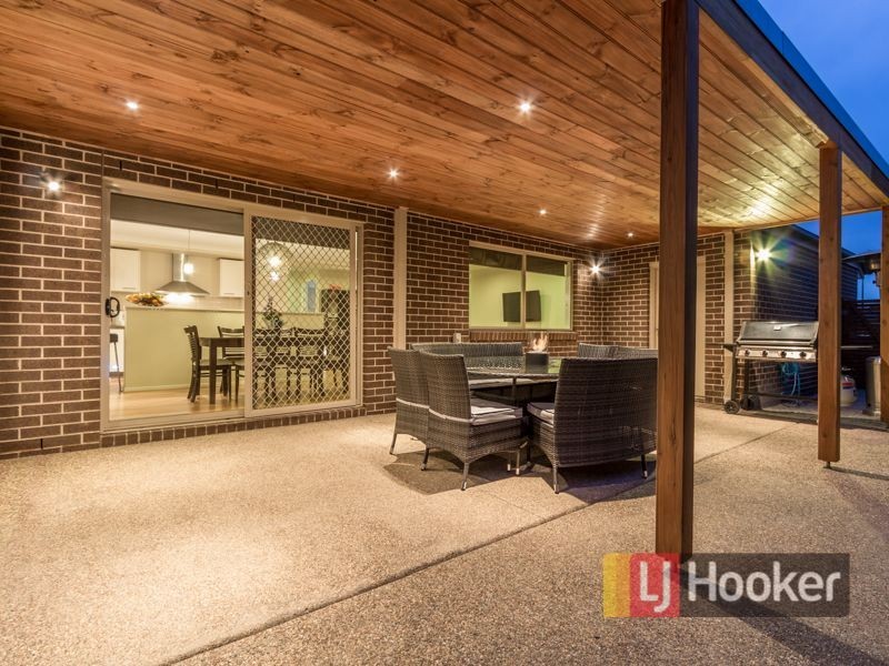 17 Hood Place, Pakenham VIC 3810