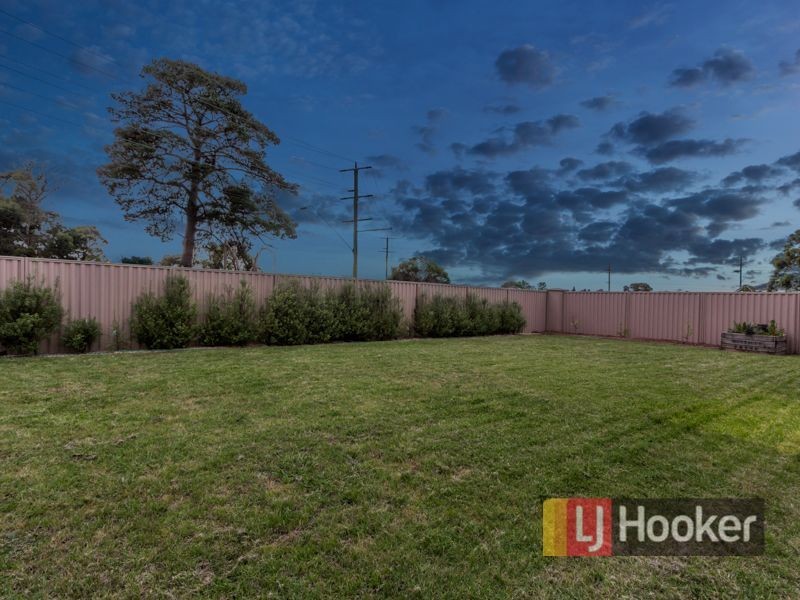 17 Hood Place, Pakenham VIC 3810